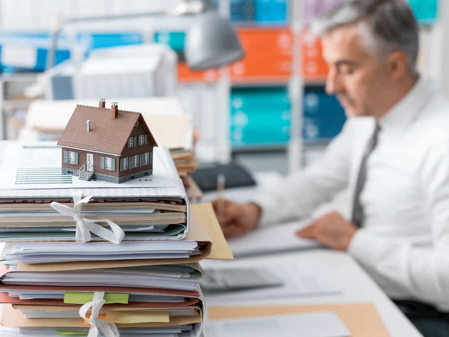 Mortgages Fall Below 6 Month Average In October